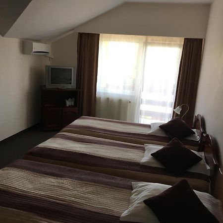 Hotel Restaurant La Conac Batiz Kültér fotó