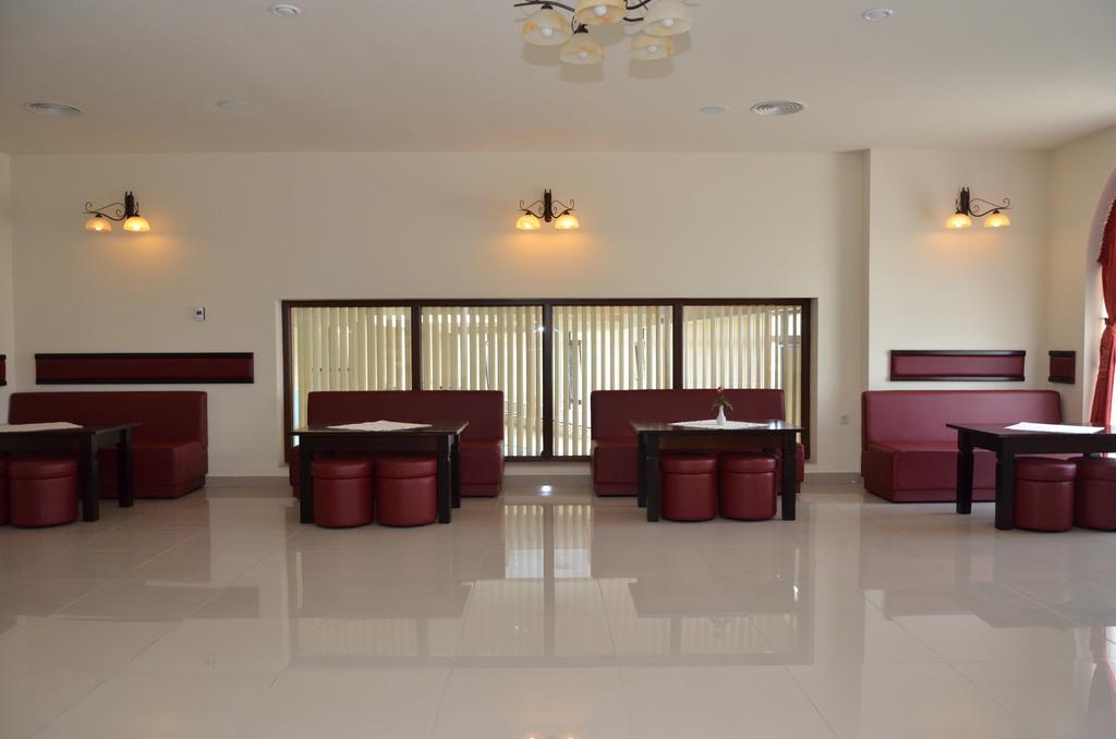 Hotel Restaurant La Conac Batiz Kültér fotó