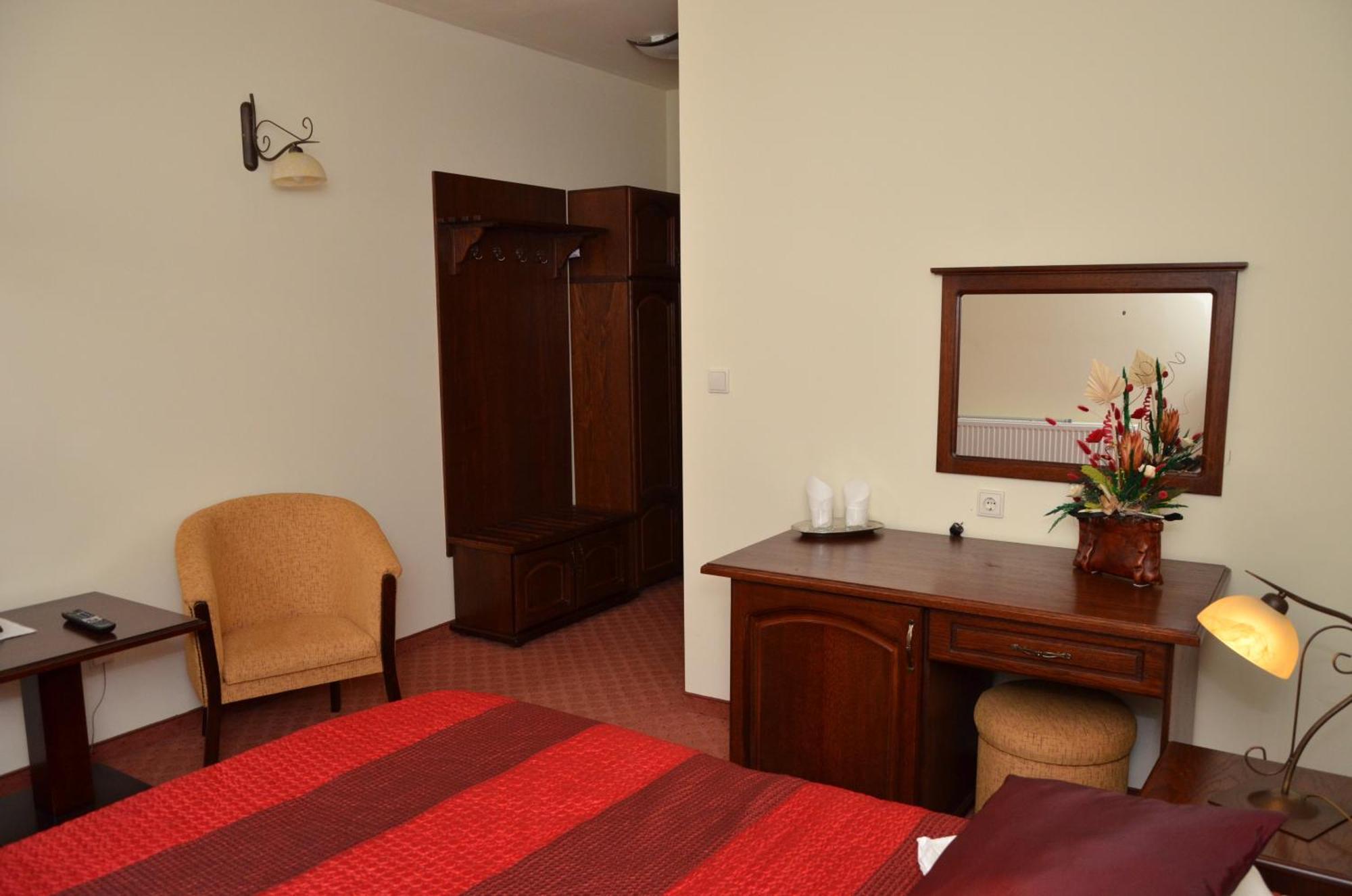 Hotel Restaurant La Conac Batiz Kültér fotó