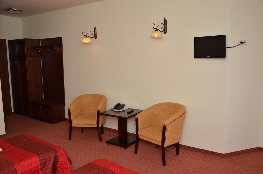 Hotel Restaurant La Conac Batiz Szoba fotó