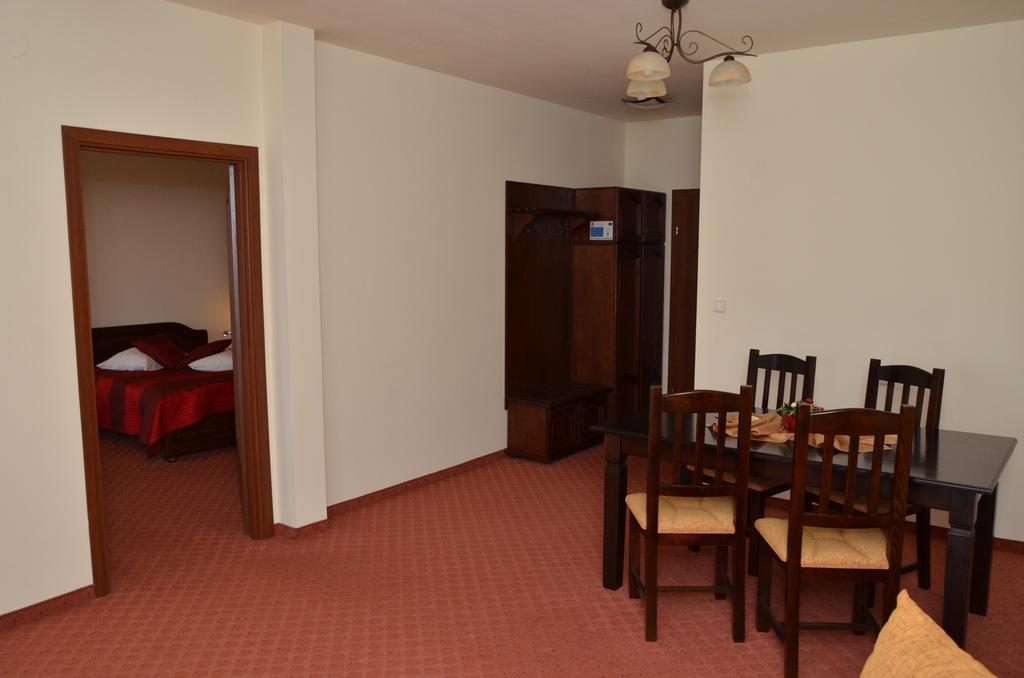 Hotel Restaurant La Conac Batiz Szoba fotó
