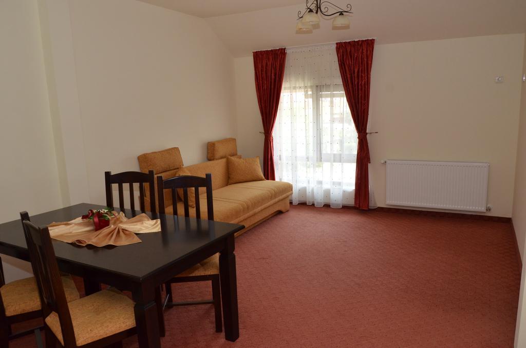 Hotel Restaurant La Conac Batiz Szoba fotó