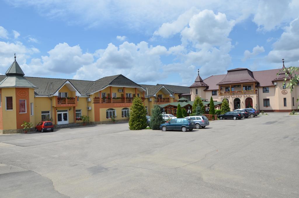 Hotel Restaurant La Conac Batiz Kültér fotó