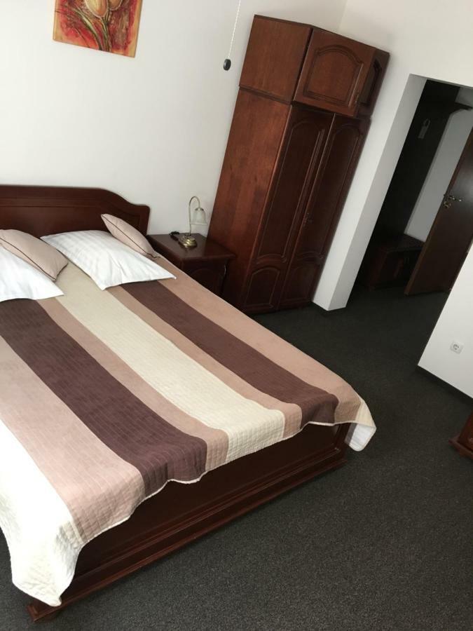 Hotel Restaurant La Conac Batiz Kültér fotó