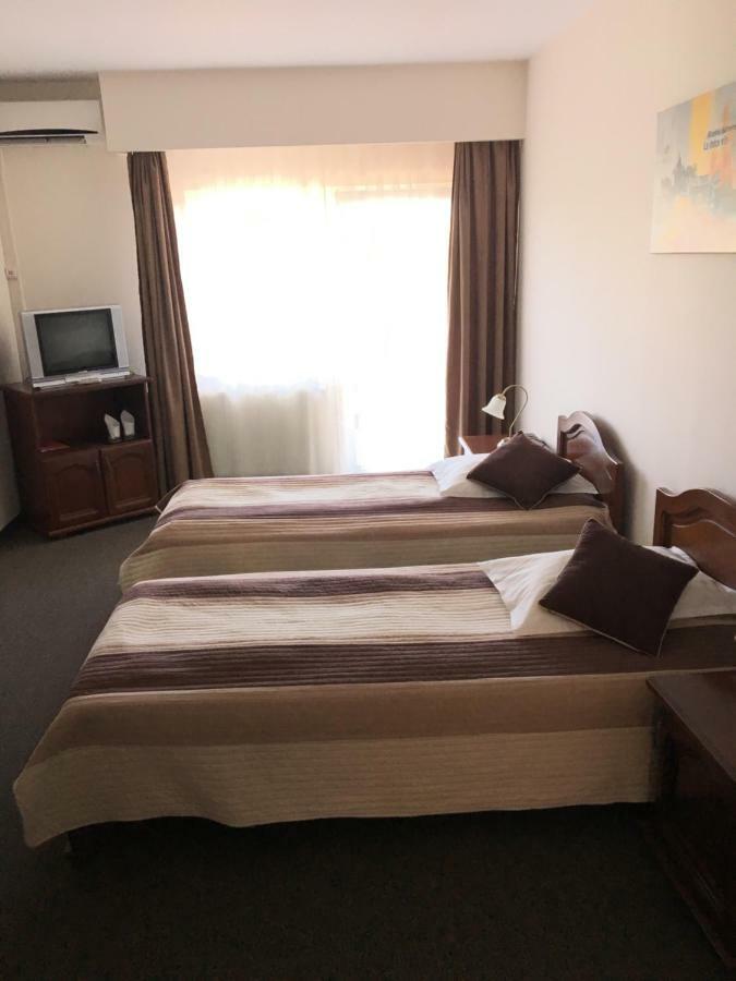 Hotel Restaurant La Conac Batiz Kültér fotó