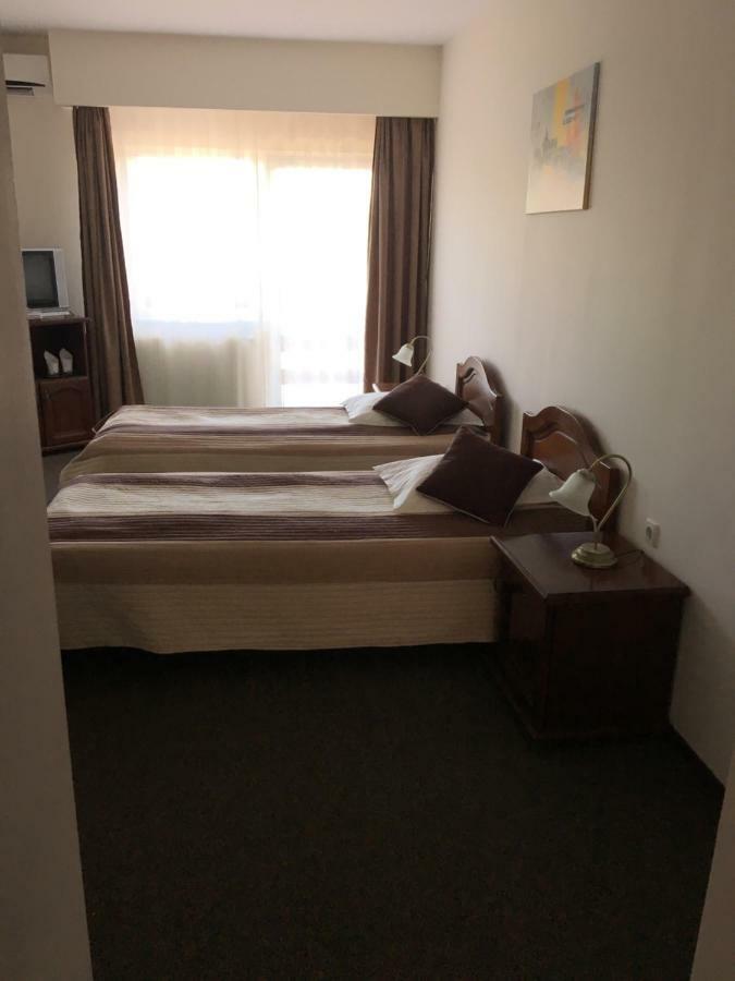 Hotel Restaurant La Conac Batiz Kültér fotó