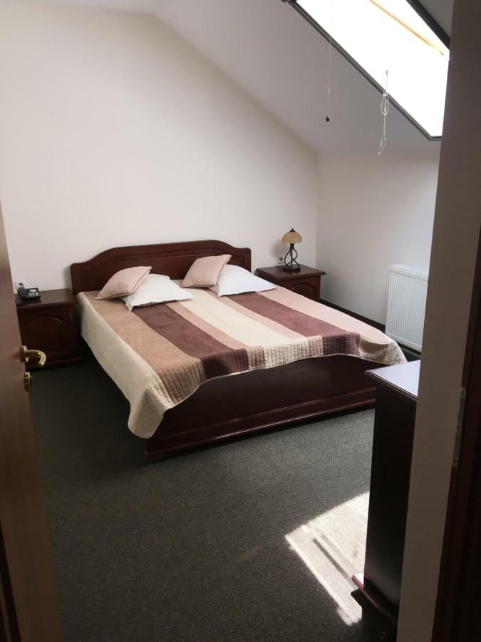 Hotel Restaurant La Conac Batiz Kültér fotó